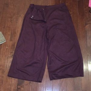 Burgundy loose Capri pants